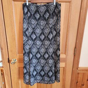 Maggie Barnes Maxi Skirt, Black & White Size‎ 3X